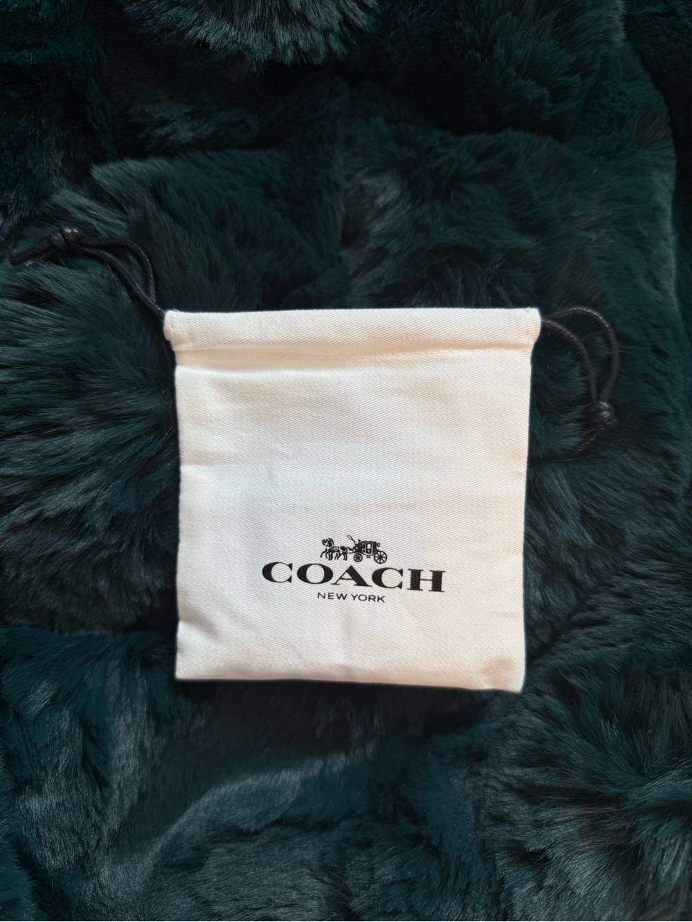 New Coach Charm Bracelet 18k plated gold with dust bag and certification - Picture 3 of 4